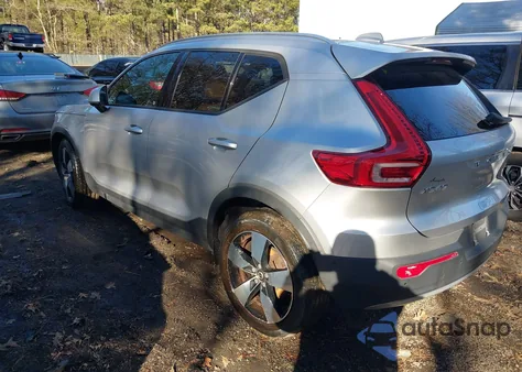 2019 Volvo Xc40 T5 Momentum/T5 R-Design from USA, damaged, VIN YV4162XZ2K2007667